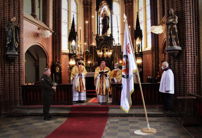 Zemessardzes 2. Vidzemes brigādes 31. kājnieku bataljona karoga iesvētīšana/dižkareivis Aigars Ribušs