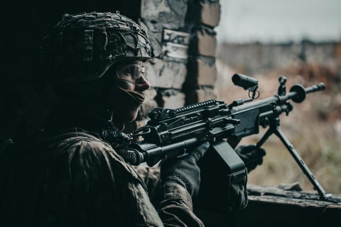 Foto: NAA un sabiedroto kadeti trenējas kaujai apdzīvotā vietā / Gatis Dieziņš / Aizsardzības ministrija