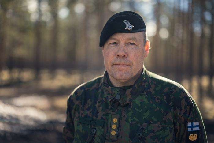 Somijas Aizsardzības spēku Mehanizētās kājnieku brigādes komandieris pulkvedis Juhans Skita