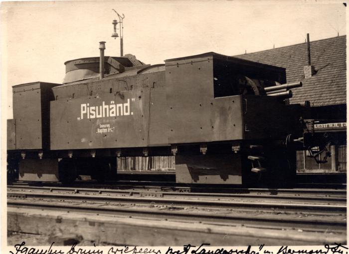 Igaunijas armijas bruņotais vilciens  “Pisuhänd” (“Pūķis”). 1919.gada vasara. Šis vilciens piedalījās kaujās Ziemeļlatvijā un Bermontiādē