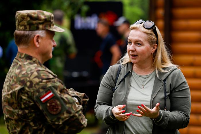 Elīna Egle Sēlijas poligonā / Foto: Armīns Janiks/Aizsardzības ministrija  