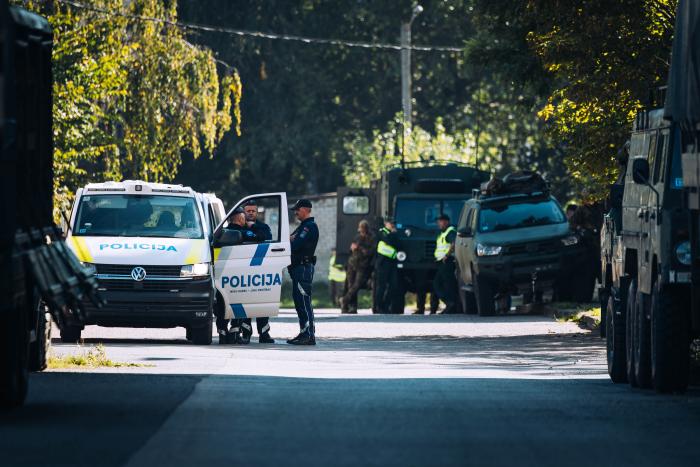 "Cordon and search" operācija Liepājas bijušajā linoleja rūpnīcā