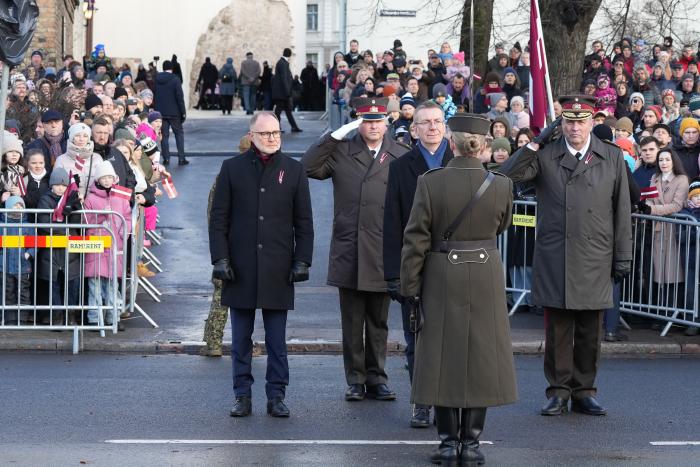 Amatpersonu sagaidīšana