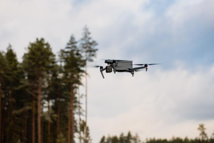 Foto: Gaisa spēku VAD karavīri piedalās dronu operatoru kombinētajās mācības poligonā "Sēlija" / Gatis Dieziņš / Aizsardzības ministrija