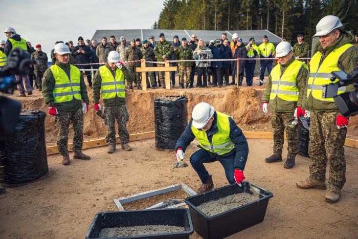 15. novembrī ar kapsulas iemūrēšanu atzīmē militārā poligona "Sēlija" būvniecības uzsākšanu