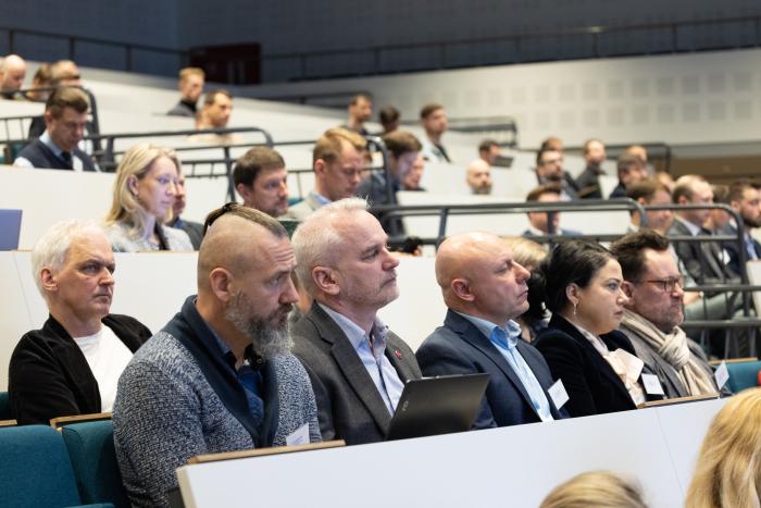 Klātesošie uzņēmēji