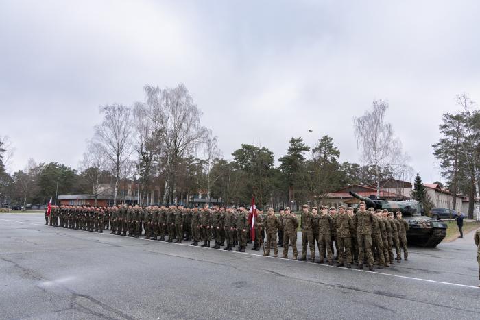 Militārajā bāzē “Ādaži” aizsardzības ministrs Andris Sprūds tiekas ar Polijas aizsardzības ministru Vladislavu Kosinjaku-Kamišu