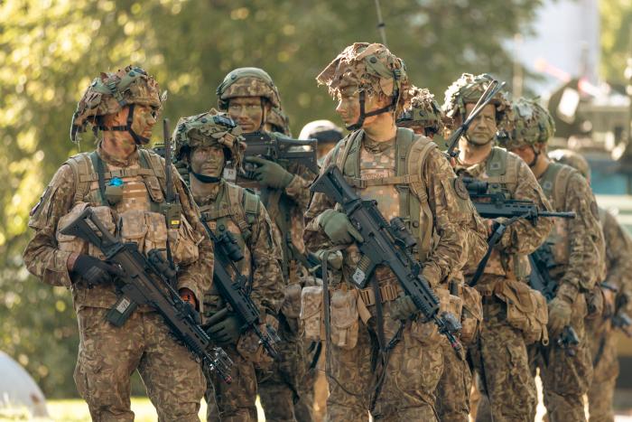 Zemessargi mācībās