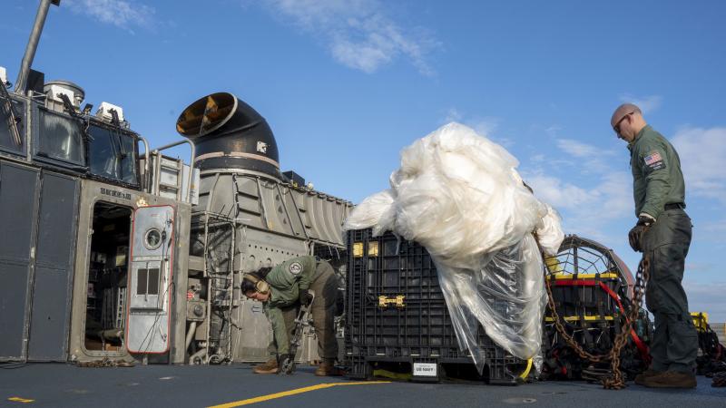 ASV armijas no Atlantijas okeāna izceltais Ķīnas novērošanas balons