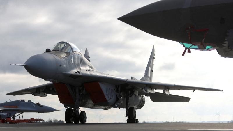 Polijas "MiG-29" iznīcinātājs