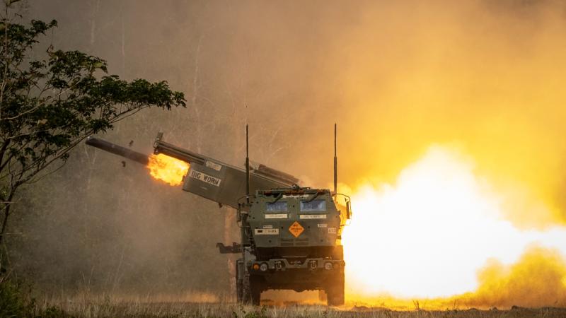 Raķešu artilērijas sistēma "Himars"