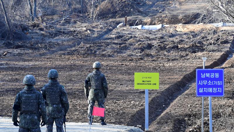 Dienvidkorejas karavīri uz robežas ar Ziemeļkoreju