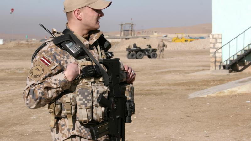 Latvijas kontingenta karavīri Kabulā, Meimanā un Mazarešarīfā Starptautisko drošības atbalsta spēku (ISAF) ietvaros sniedz atbalstu Afganistānas valdībai