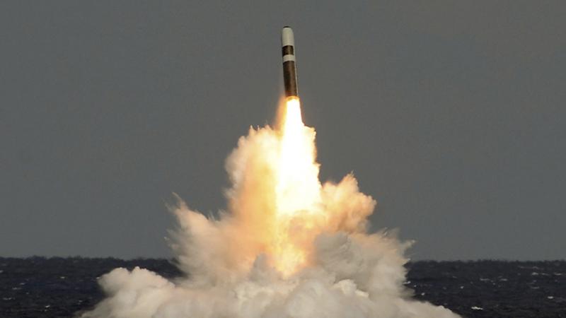 Apvienotās Karalistes militārajās mācībās tiek izšauta "Trident II (D5)" ballistiskā raķete